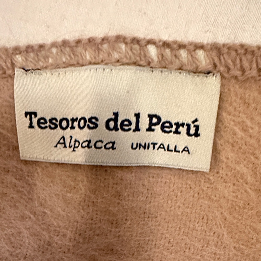 Tesoro del Peru Alpaca Wool Fringe Poncho Shawl-One Size-66" Long - Picture 5 of 6